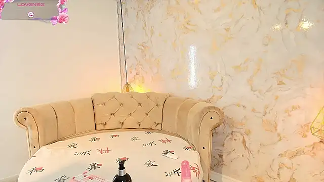 Snapshot of tifanibrown chatting on February 3, 2026, 12:21 pm tifanibrown online show from February 3, 2026, 12:21 pm