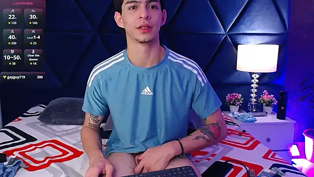 Snapshot of Logan_Woods chatting on February 24, 2026, 9:21 am Logan Woods online show from February 24, 2026, 9:21 am