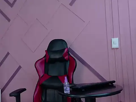 ZamanthaJhones online show from March 19, 2026, 7:25 pm