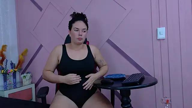 ZamanthaJhones online show from April 2, 2026, 7:31 pm