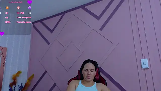 ZamanthaJhones online show from April 14, 2026, 3:00 am