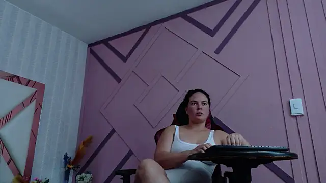 ZamanthaJhones online show from March 28, 2026, 7:37 pm