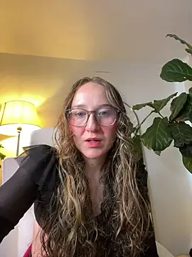 Snapshot of Scarlett_NoirMuse chatting on April 11, 2026, 6:55 pm Scarlett NoirMuse online show from April 11, 2026, 6:55 pm