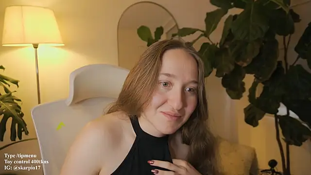 Scarlett NoirMuse online show from February 20, 2026, 10:01 pm