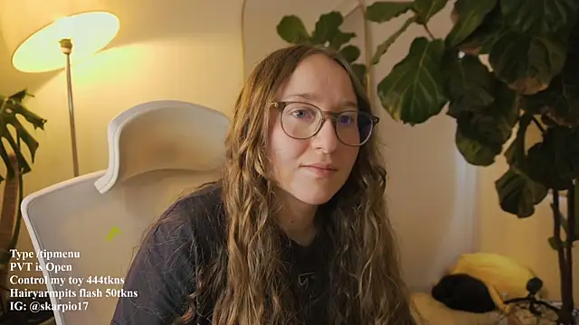 Snapshot of Scarlett_NoirMuse chatting on April 14, 2026, 8:36 pm Scarlett NoirMuse online show from April 14, 2026, 8:36 pm