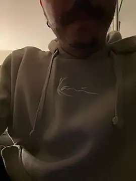 Snapshot of InkedGuy1 chatting on February 5, 2026, 9:10 pm InkedGuy1 online show from February 5, 2026, 9:10 pm