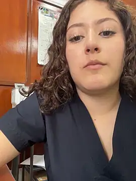 lizzy luminair online show from February 17, 2026, 7:00 pm