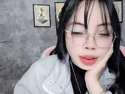 Suki 99 online show from February 10, 2026, 4:28 pm