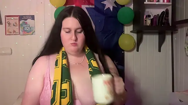 xopeachybaby online show from July 13, 2026, 10:36 am