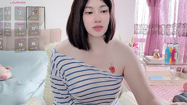 Snapshot of 10ve1y chatting on March 26, 2026, 12:09 am 10ve1y online show from March 26, 2026, 12:09 am