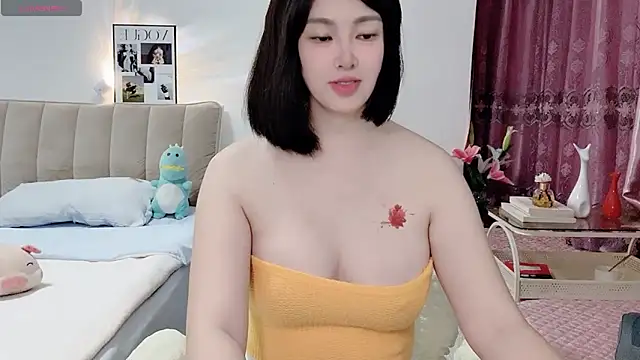 Snapshot of 10ve1y chatting on April 20, 2026, 12:52 pm 10ve1y online show from April 20, 2026, 12:52 pm