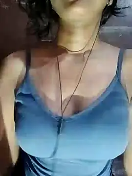 Snapshot of Ayesha_Khan1 chatting on May 27, 2026, 12:42 am Ayesha Khan1 online show from May 27, 2026, 12:42 am