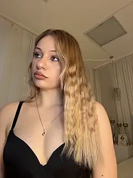 DayaFoxy online show from March 5, 2026, 1:08 pm