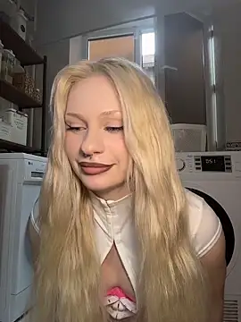 DayaFoxy online show from April 9, 2026, 1:17 pm