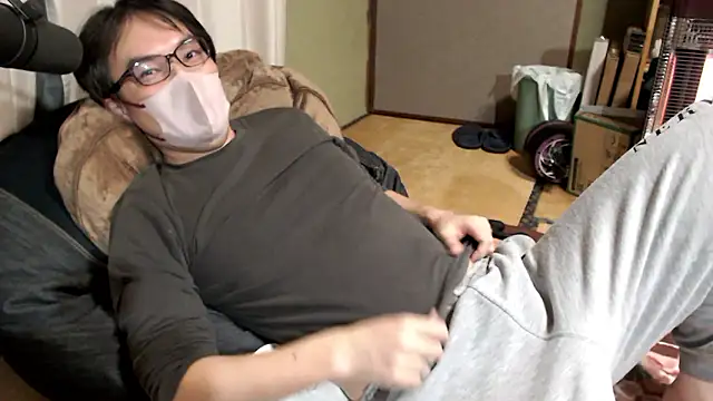 Snapshot of Akio0202_jp chatting on February 17, 2026, 1:08 pm Akio0202 jp online show from February 17, 2026, 1:08 pm