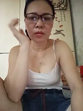 Snapshot of Nuna_689 chatting on June 12, 2026, 10:02 am Nuna 689 online show from June 12, 2026, 10:02 am