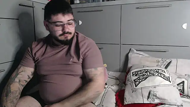 HiddendesireXO01 online show from February 27, 2026, 8:19 pm