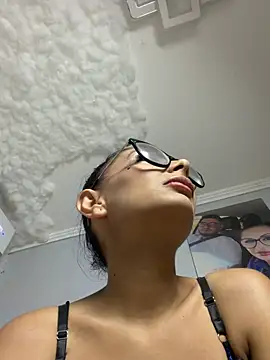Snapshot of HiddendesireXO01 chatting on July 10, 2026, 7:25 pm HiddendesireXO01 online show from July 10, 2026, 7:25 pm