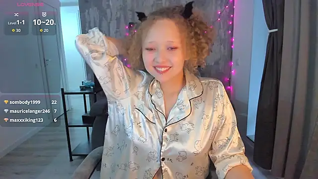 Snapshot of Senya_Sol chatting on July 23, 2026, 1:58 am Senya Sol online show from July 23, 2026, 1:58 am