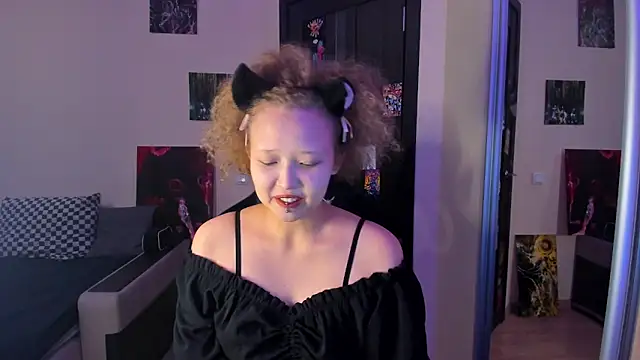 Snapshot of Senya_Sol chatting on March 25, 2026, 10:30 pm Senya Sol online show from March 25, 2026, 10:30 pm