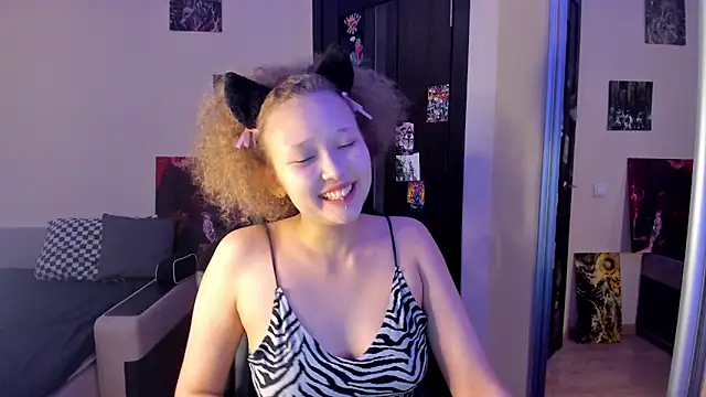 Snapshot of Senya_Sol chatting on March 27, 2026, 11:49 pm Senya Sol online show from March 27, 2026, 11:49 pm