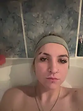 bambibabyy online show from March 15, 2026, 8:16 pm