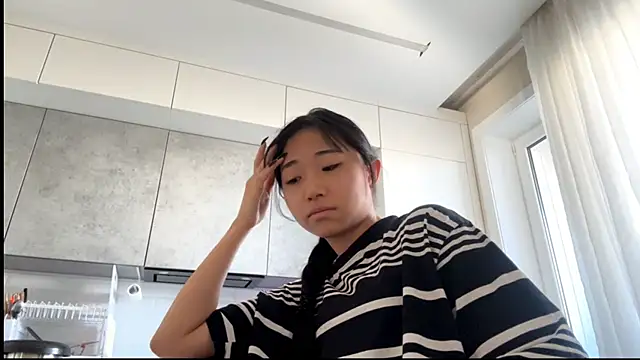 SweetMiaXO online show from April 9, 2026, 10:16 pm