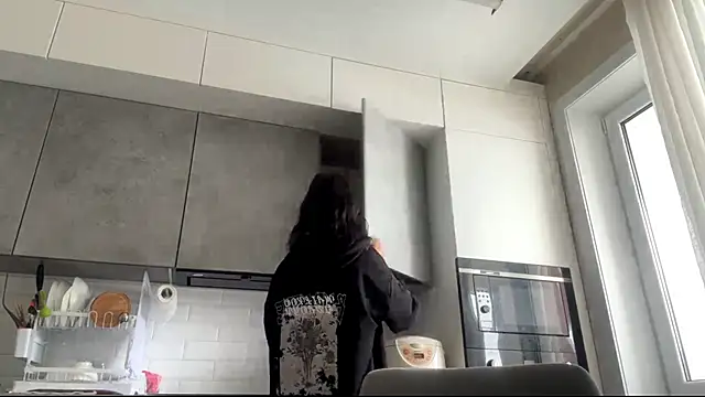 SweetMiaXO online show from March 12, 2026, 2:06 am