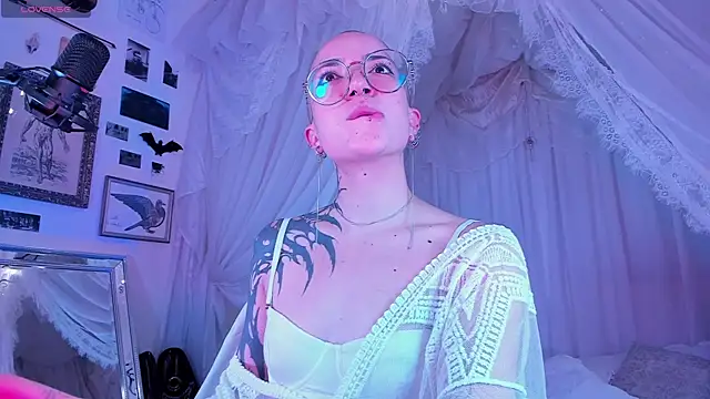 Snapshot of OhMyBush chatting on April 9, 2026, 10:10 am OhMyBush online show from April 9, 2026, 10:10 am