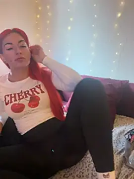 Snapshot of MrsRedFoxy chatting on March 15, 2026, 12:34 pm MrsRedFoxy online show from March 15, 2026, 12:34 pm