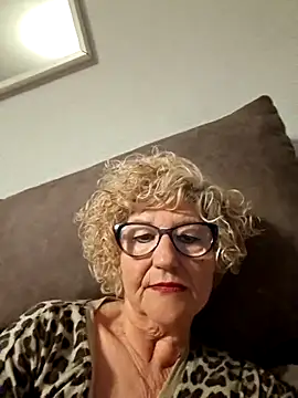 Snapshot of rosasuso chatting on April 5, 2026, 6:47 pm rosasuso online show from April 5, 2026, 6:47 pm