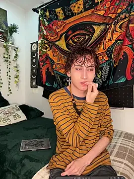 noynxz online show from April 5, 2026, 4:19 am