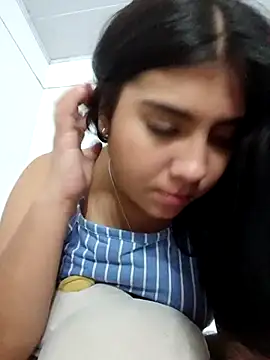 Snapshot of Ailen-cute chatting on February 22, 2026, 6:49 am Ailen-cute online show from February 22, 2026, 6:49 am