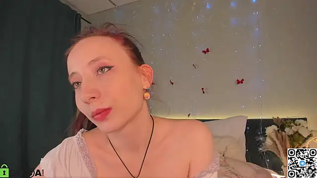 Snapshot of Lea_much chatting on February 15, 2026, 7:51 am Lea much online show from February 15, 2026, 7:51 am