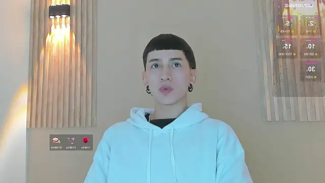 Snapshot of lian_cameron chatting on February 23, 2026, 3:52 am lian cameron online show from February 23, 2026, 3:52 am