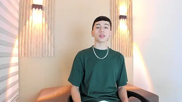 Snapshot of lian_cameron chatting on February 5, 2026, 3:46 am lian cameron online show from February 5, 2026, 3:46 am