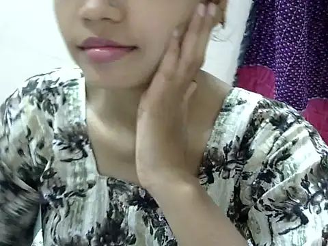 Snapshot of Kulsum_S chatting on July 13, 2026, 1:54 pm Kulsum S online show from July 13, 2026, 1:54 pm