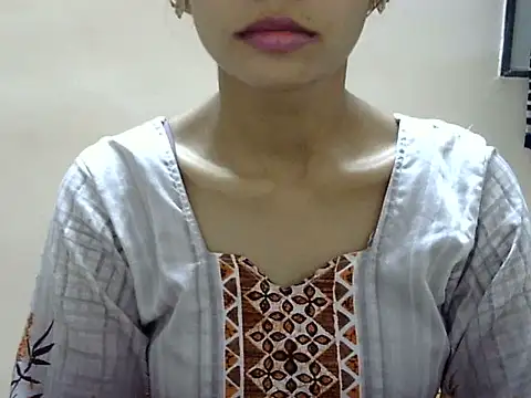 Snapshot of Kulsum_S chatting on June 2, 2026, 1:44 pm Kulsum S online show from June 2, 2026, 1:44 pm