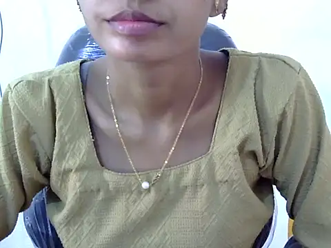 Snapshot of Kulsum_S chatting on March 11, 2026, 10:42 am Kulsum S online show from March 11, 2026, 10:42 am