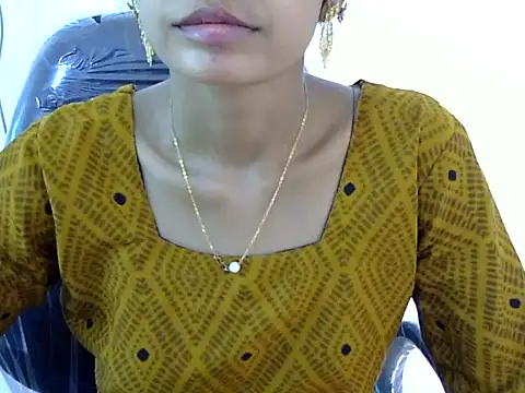 Snapshot of Kulsum_S chatting on March 19, 2026, 10:37 am Kulsum S online show from March 19, 2026, 10:37 am