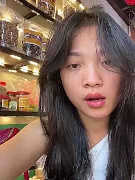 Lyn-be99 online show from March 26, 2026, 9:40 am