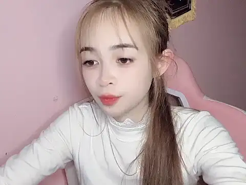 Snapshot of Emily031 chatting on February 14, 2026, 4:51 pm Emily031 online show from February 14, 2026, 4:51 pm