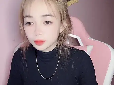 Snapshot of Emily031 chatting on February 22, 2026, 3:57 pm Emily031 online show from February 22, 2026, 3:57 pm