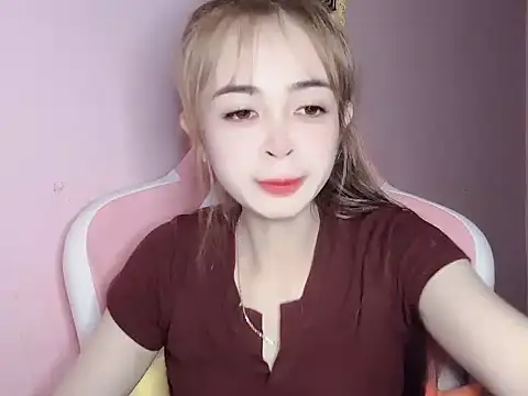 Snapshot of Emily031 chatting on February 15, 2026, 5:12 pm Emily031 online show from February 15, 2026, 5:12 pm