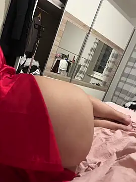 Snapshot of Melissa-suisse chatting on March 6, 2026, 4:57 pm Melissa-suisse online show from March 6, 2026, 4:57 pm