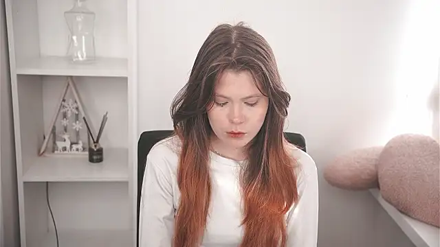 MarnieWootan online show from March 9, 2026, 4:49 am