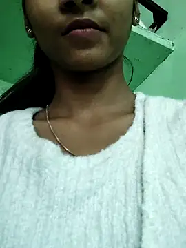 Snapshot of Noor-09- chatting on February 10, 2026, 8:02 am Noor-09- online show from February 10, 2026, 8:02 am