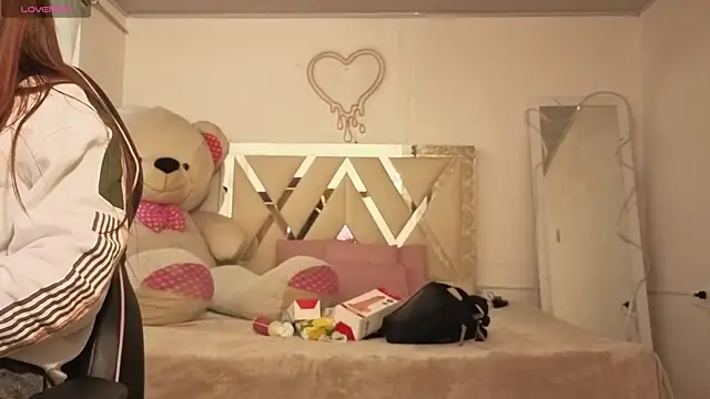 Snapshot of SABRIINA_TAY chatting on April 4, 2026, 11:39 am SABRIINA TAY online show from April 4, 2026, 11:39 am