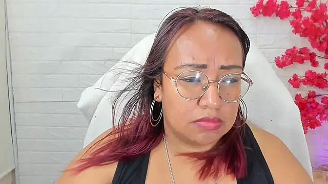 Snapshot of Shara_Oz chatting on March 6, 2026, 2:39 am Shara Oz online show from March 6, 2026, 2:39 am