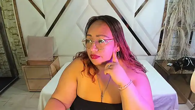 Snapshot of Shara_Oz chatting on March 20, 2026, 3:29 am Shara Oz online show from March 20, 2026, 3:29 am